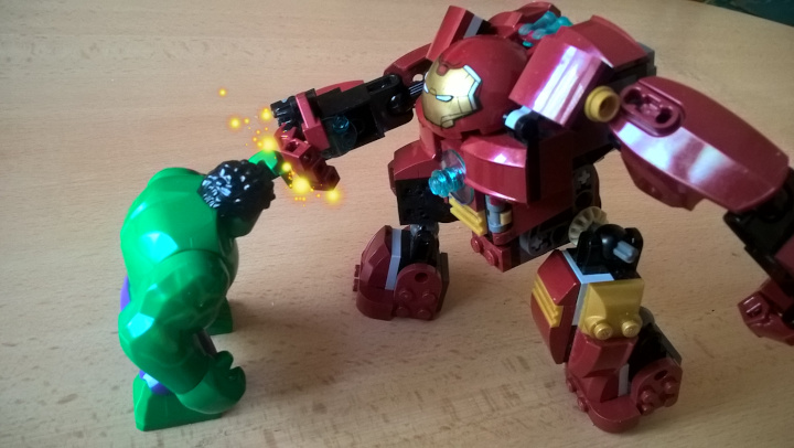 Ironman vs Hulk 01